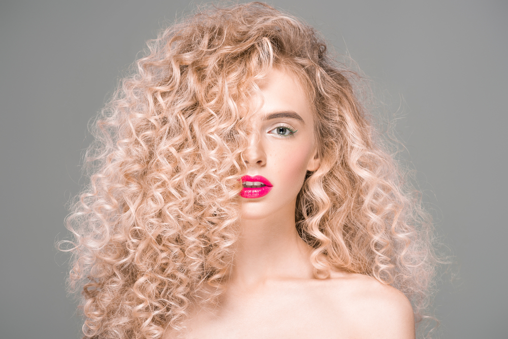Come tagliare i capelli ricci lunghi?
