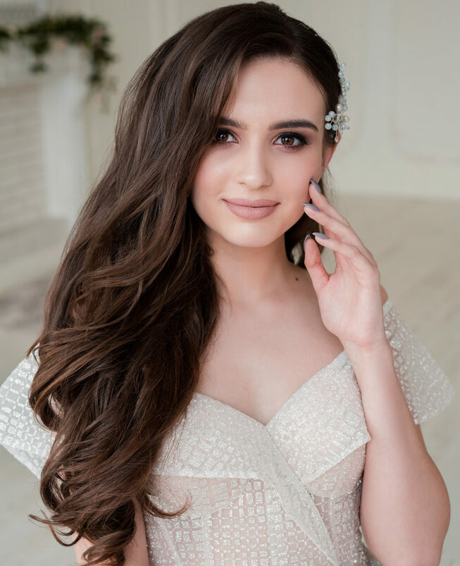 Tendenze 2025: la pettinatura sposa tra eleganza e naturalezza