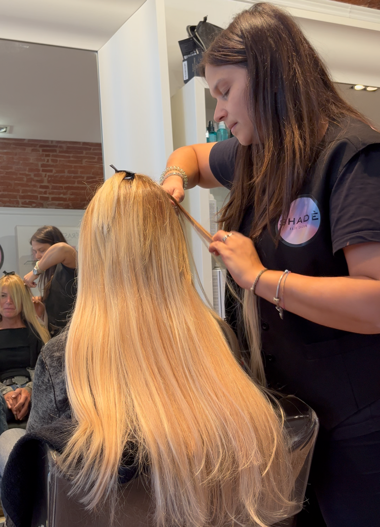 Parrucchiera a Rivoli che applica extension capelli